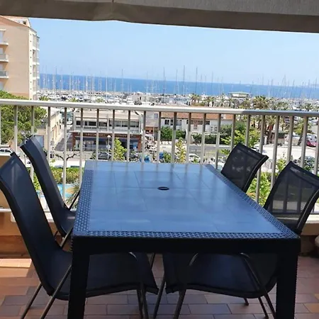Duplex Climatise Port Avec Terrasse, Parking Et Wi-fi - Fr-1-335-179 Hyeres