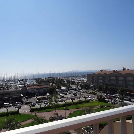 Duplex Climatise Port Avec Terrasse, Parking Et Wi-fi - Fr-1-335-179 Hyeres